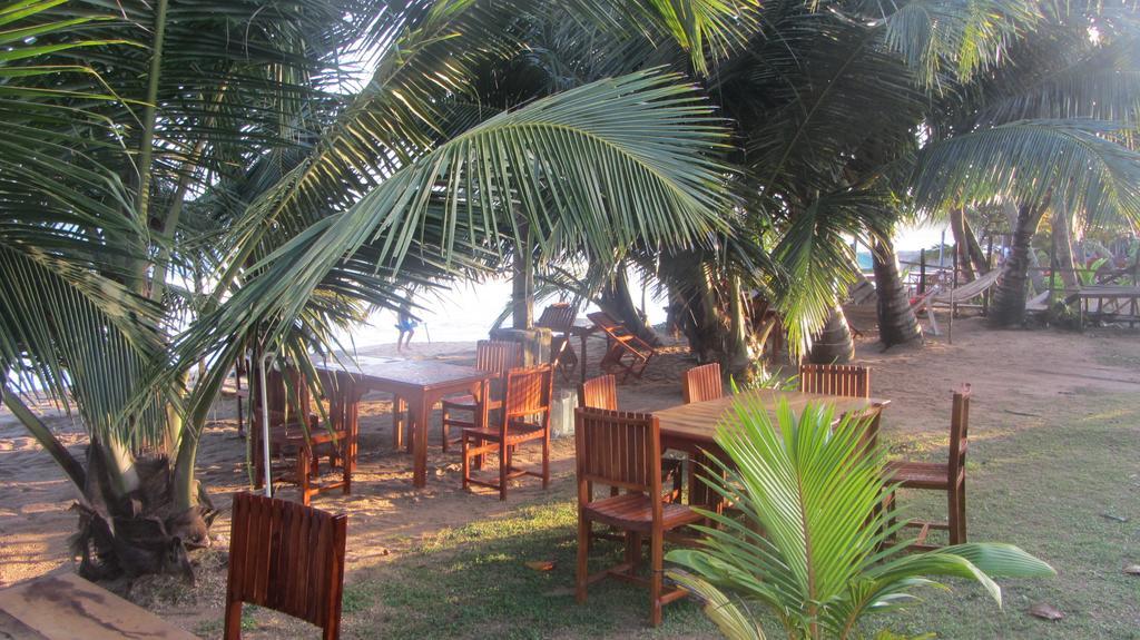 Shanika Beach Inn Tangalle Exteriör bild