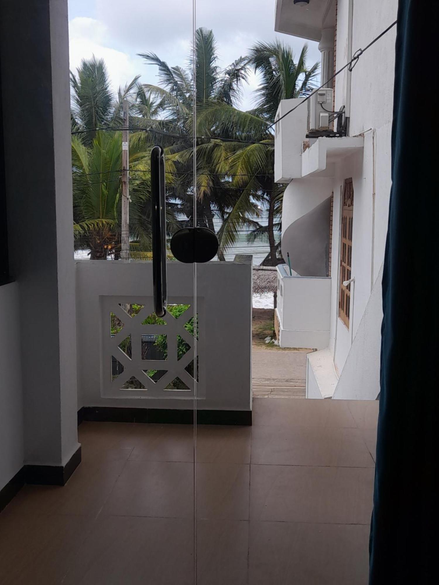 Shanika Beach Inn Tangalle Exteriör bild