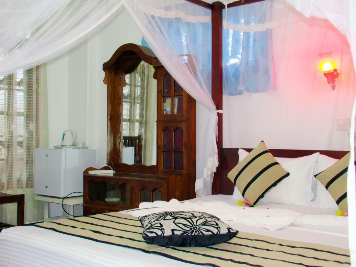 Shanika Beach Inn Tangalle Exteriör bild