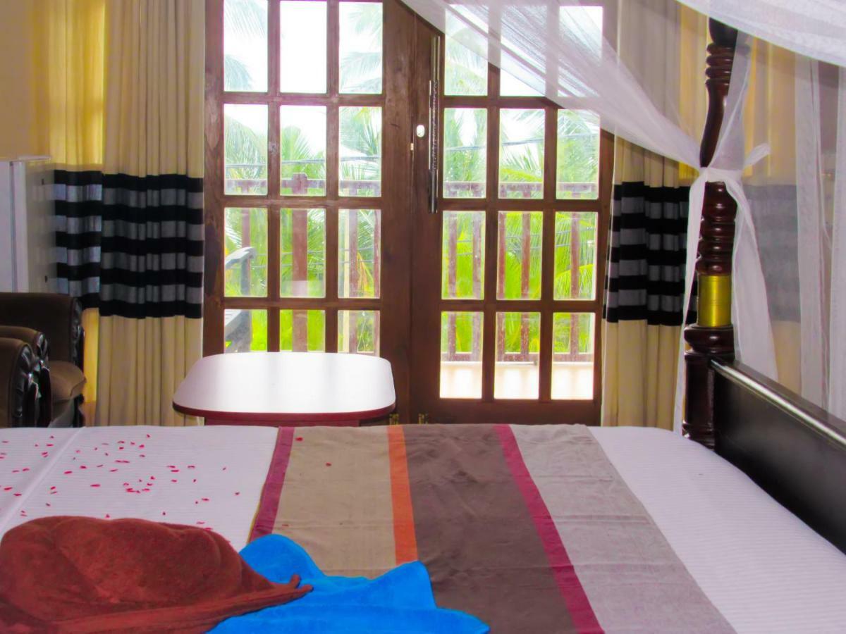 Shanika Beach Inn Tangalle Exteriör bild
