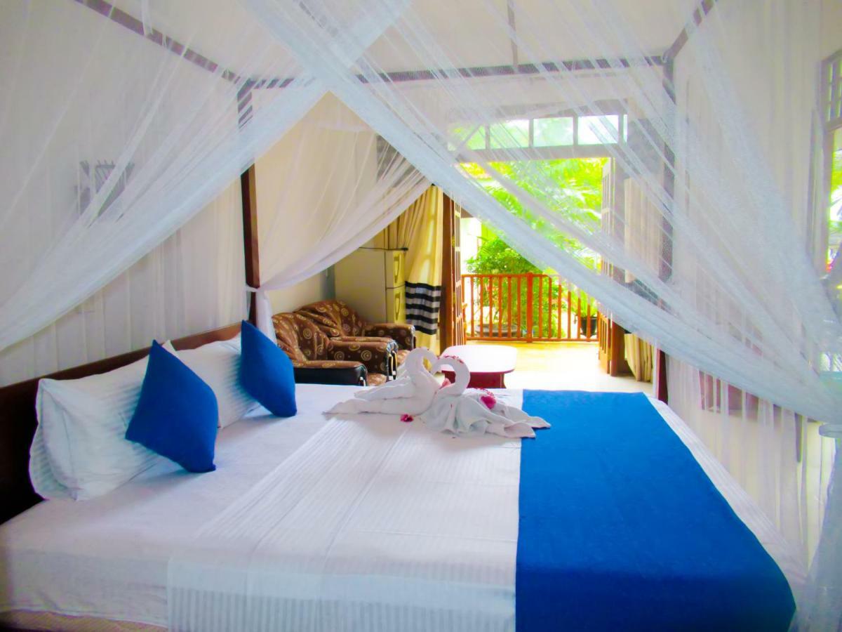 Shanika Beach Inn Tangalle Exteriör bild