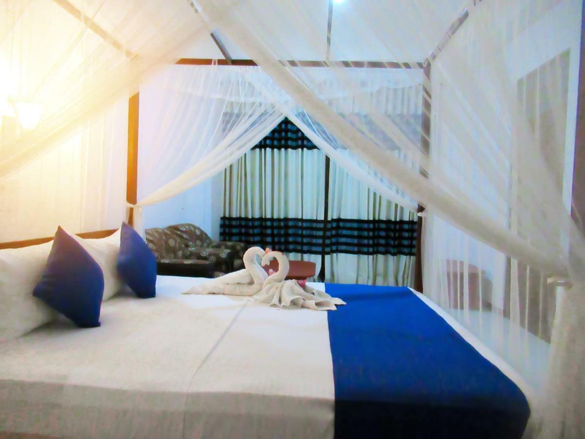 Shanika Beach Inn Tangalle Exteriör bild